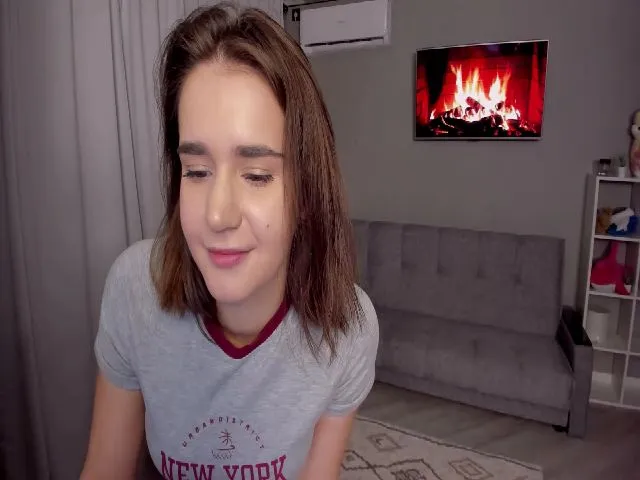 Live sex webcam photo for Ellies_Smile #272767702