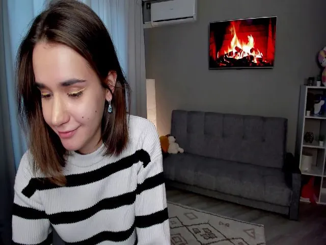 Live sex webcam photo for Ellies_Smile #272820255