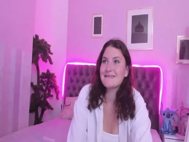 Live sex webcam photo for ElsaHines #274065210