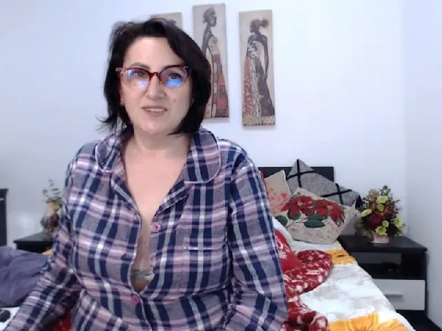 Live sex webcam photo for Elssye #272053181