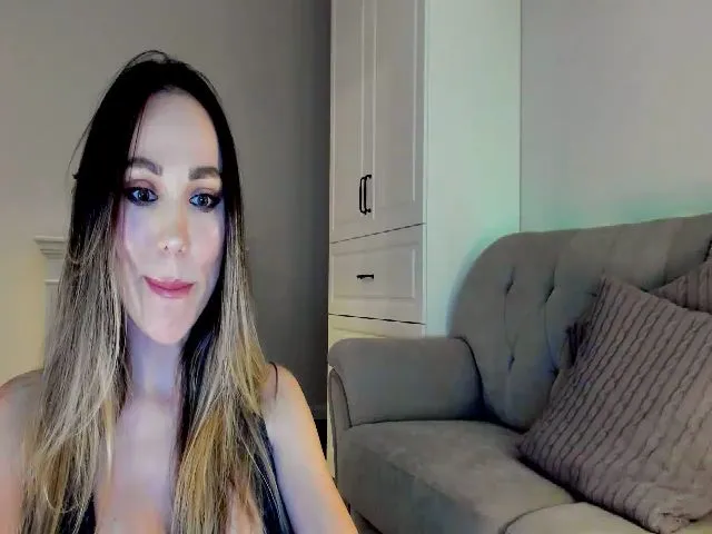 Live sex webcam photo for Elysewine #272119004