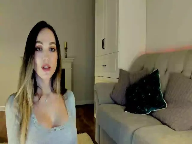 Live sex webcam photo for Elysewine #272201565