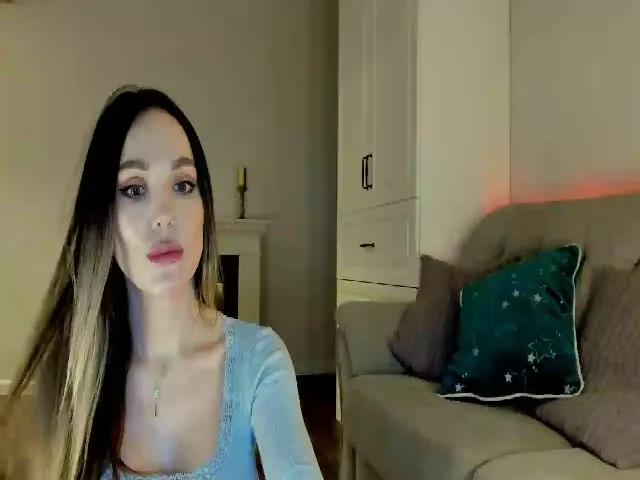 Live sex webcam photo for Elysewine #272201678