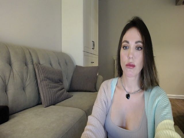 Live sex webcam photo for Elysewine #273854927