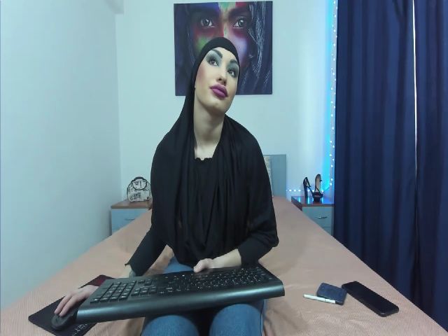 Live sex webcam photo for ElyshaArabian #272021369