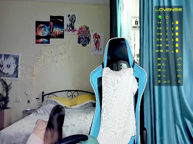 Live sex webcam photo for Elysi_ #271851593