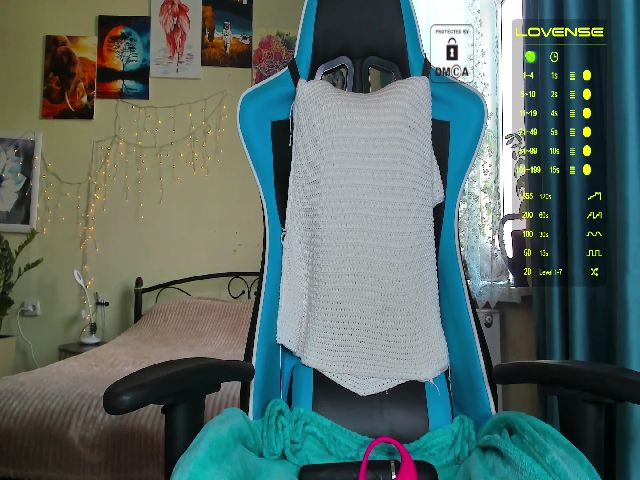 Live sex webcam photo for Elysi_ #272421547