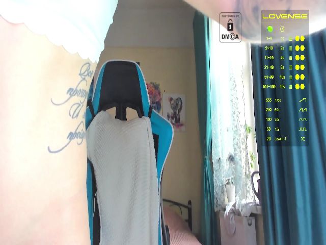 Live sex webcam photo for Elysi_ #272448246