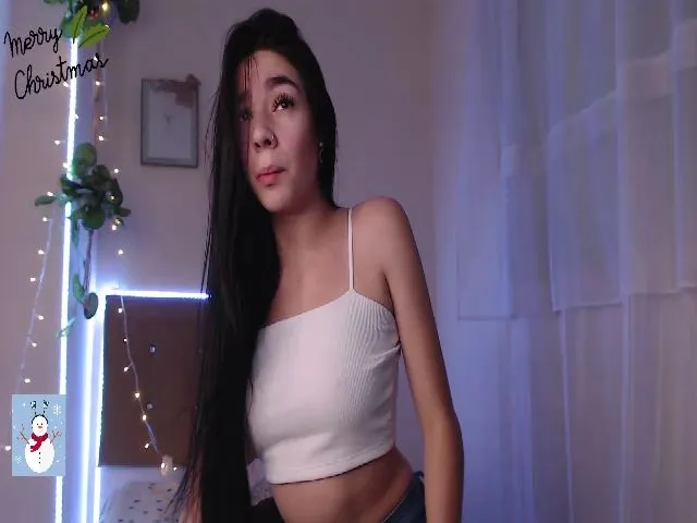 Live sex webcam photo for Emachloe #271833887