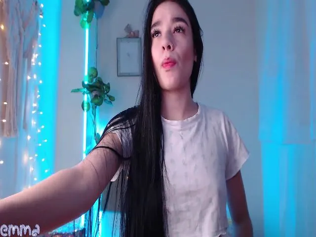 Live sex webcam photo for Emachloe #271912741