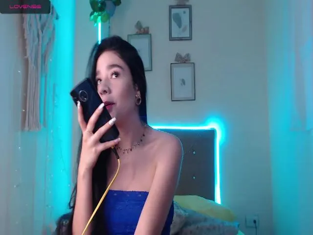 Live sex webcam photo for Emachloe #272013596