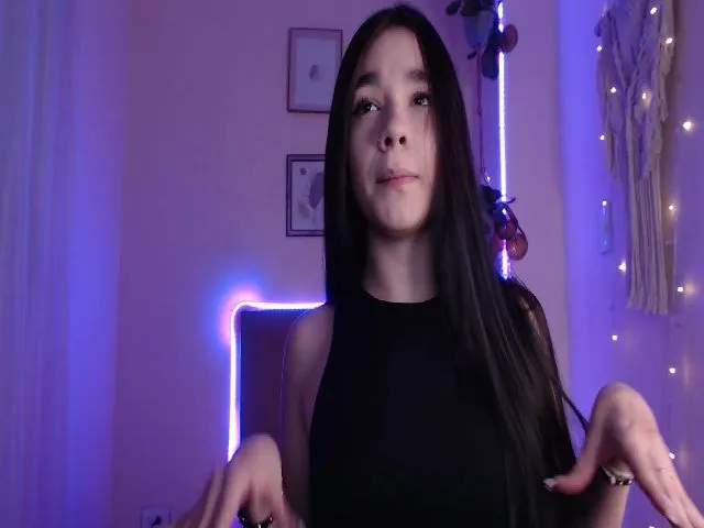 Live sex webcam photo for Emachloe #272770919