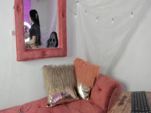 Live sex webcam photo for Emachloe #273640004