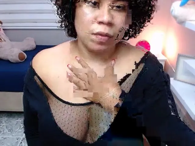 Live sex webcam photo for Emacollins #272351675