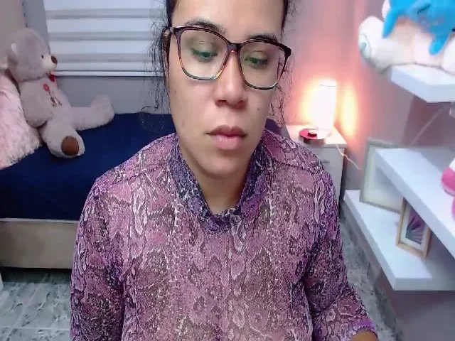 Live sex webcam photo for Emacollins #273022464