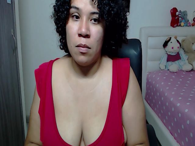 Live sex webcam photo for Emacollins #273820077