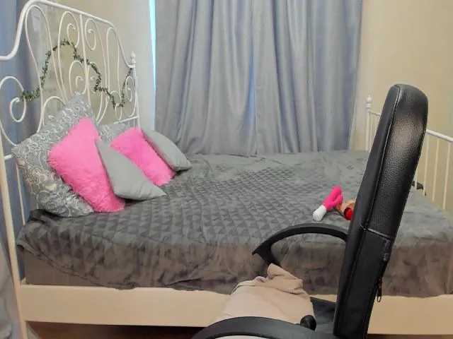 Live sex webcam photo for Eme11y #272314618