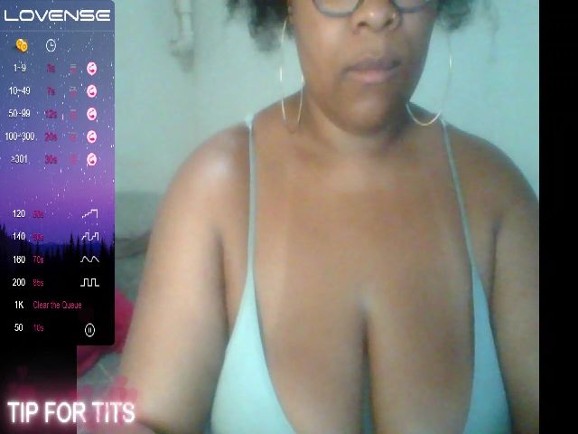 Live sex webcam photo for EmeraldEye_ #274237011