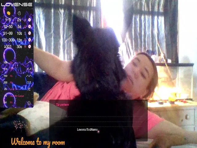 Live sex webcam photo for Emeraldlove23 #271947228