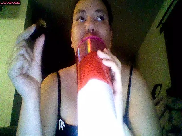 Live sex webcam photo for Emeraldlove23 #272030932