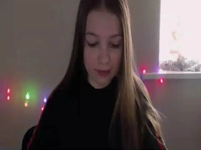 Live sex webcam photo for EmiStern #271790932