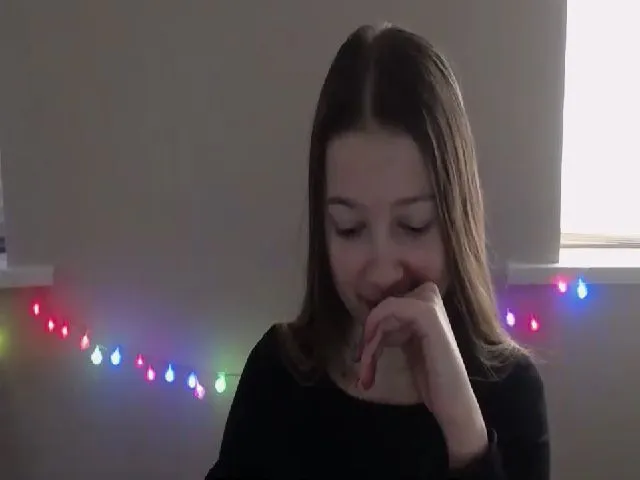 Live sex webcam photo for EmiStern #272080735