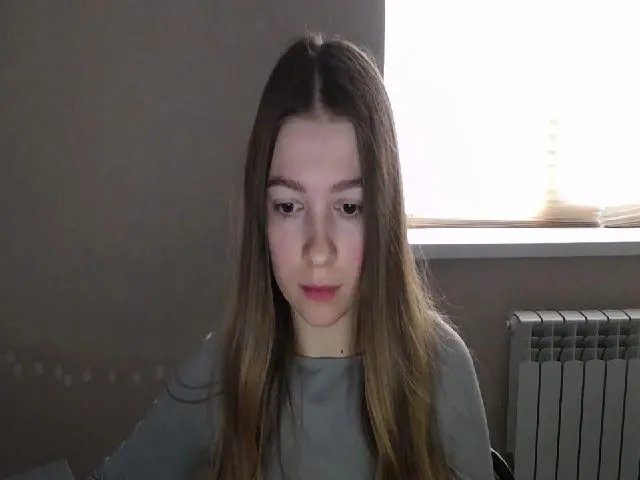 Live sex webcam photo for EmiStern #272510764