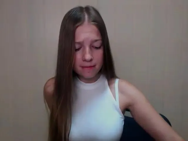 Live sex webcam photo for EmiStern #274541764