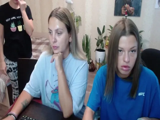 Live sex webcam photo for Emi_lywild #271706351