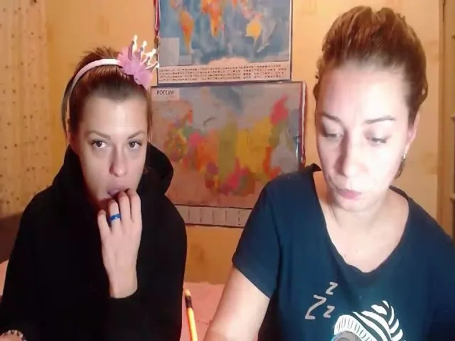 Live sex webcam photo for Emi_lywild #271885290