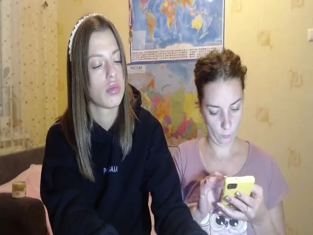 Live sex webcam photo for Emi_lywild #271995124
