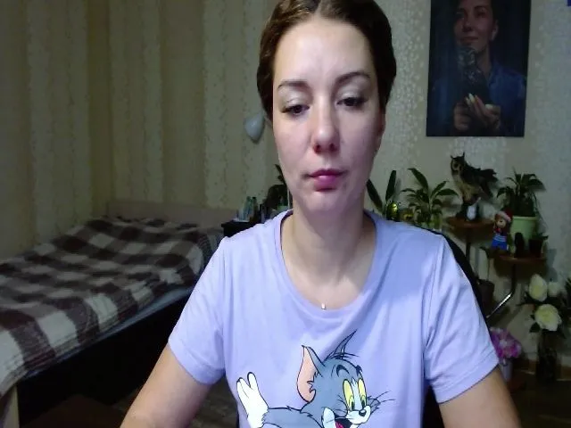 Live sex webcam photo for Emi_lywild #272077513