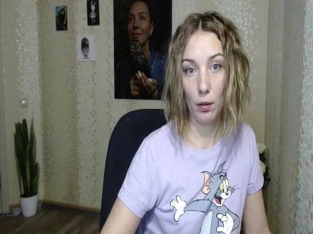 Live sex webcam photo for Emi_lywild #272373602