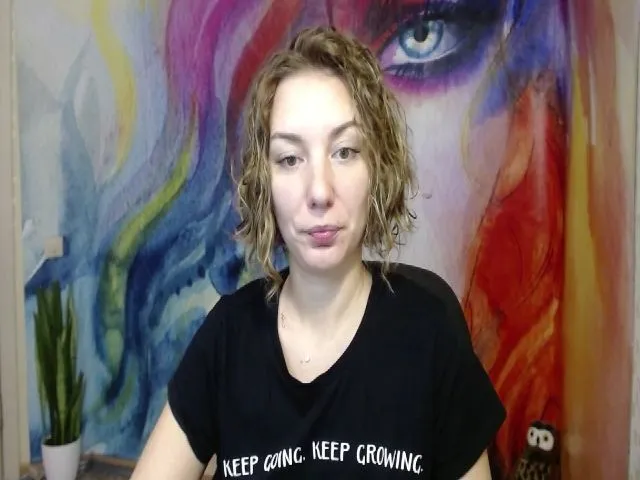 Live sex webcam photo for Emi_lywild #272419120