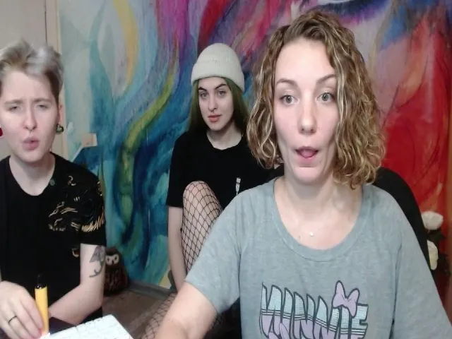Live sex webcam photo for Emi_lywild #272802494