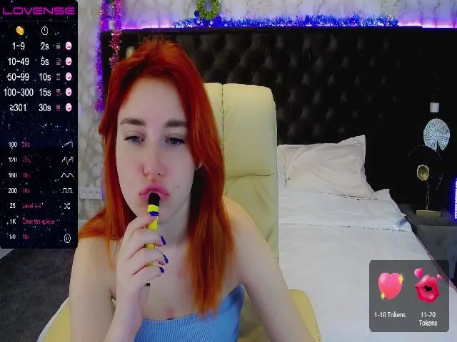 Live sex webcam photo for EmiilyFox #271881924