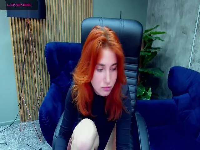 Live sex webcam photo for EmiilyFox #273001668