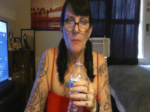 Live sex webcam photo for EmileeStrange #273488106