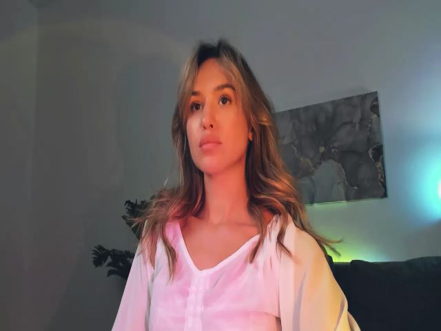 Live sex webcam photo for EmiliaGentle #272689342