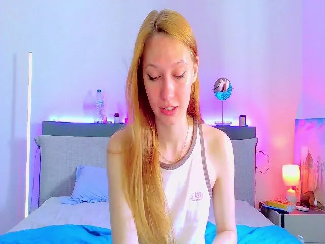 Live sex webcam photo for EmillyGinger #273381848