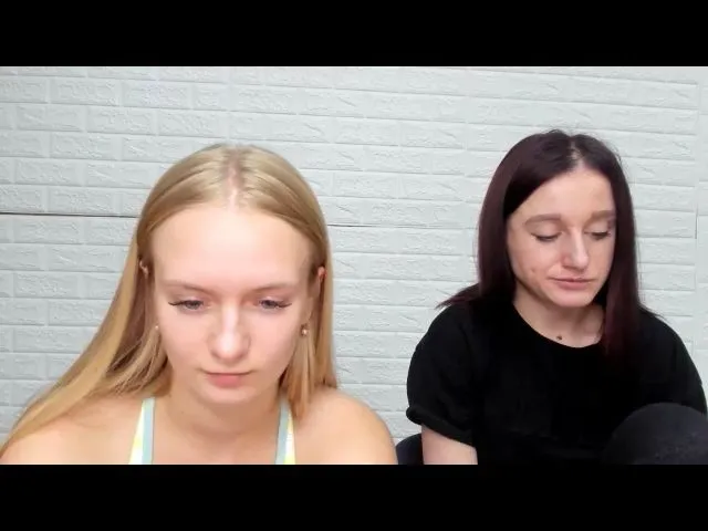 Live sex webcam photo for EmillyWillis #271966278