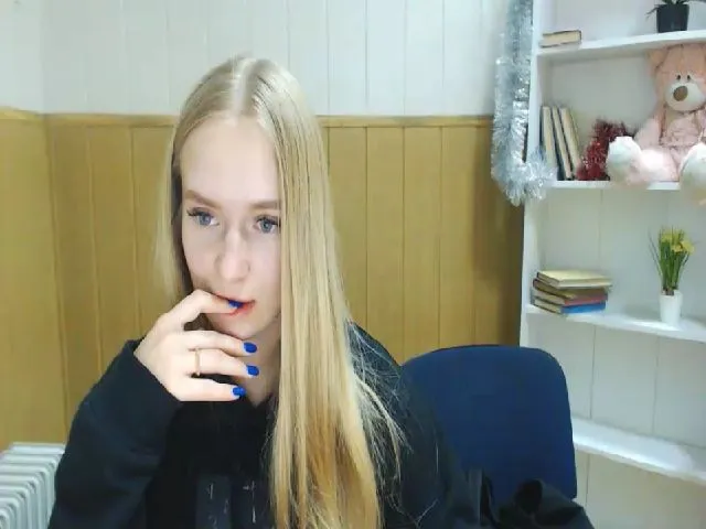 Live sex webcam photo for EmillyWillis #272003425