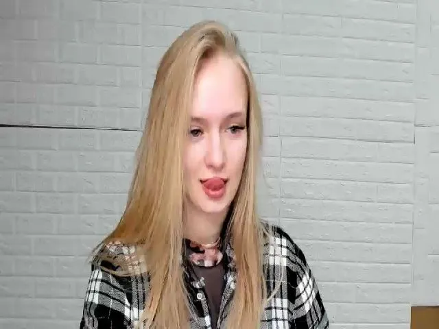 Live sex webcam photo for EmillyWillis #272119984