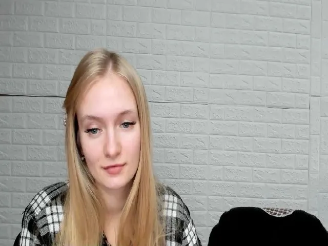 Live sex webcam photo for EmillyWillis #272121291