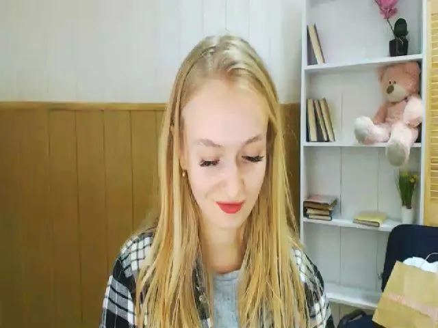 Live sex webcam photo for EmillyWillis #272240298