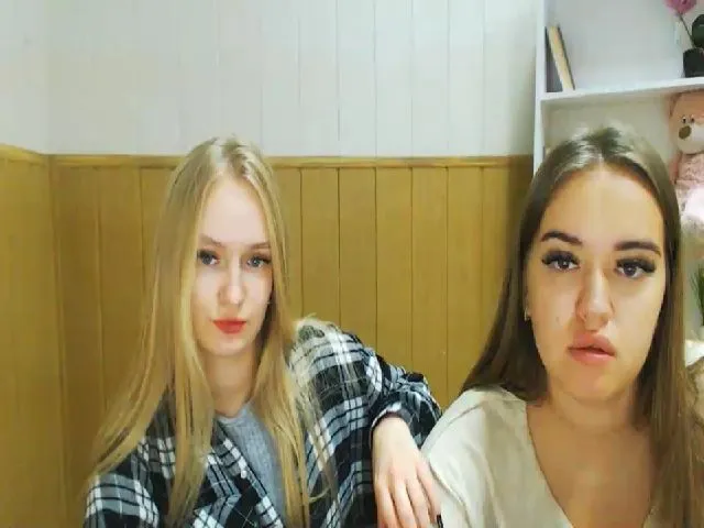 Live sex webcam photo for EmillyWillis #272241380