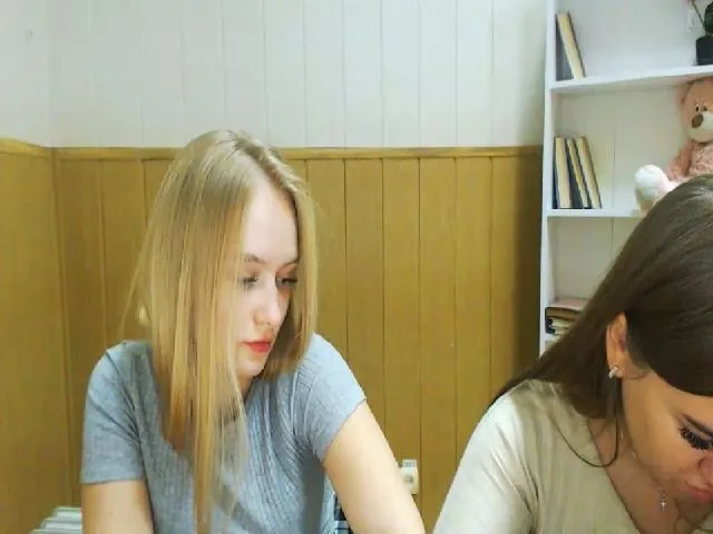 Live sex webcam photo for EmillyWillis #272241607