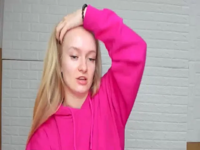 Live sex webcam photo for EmillyWillis #272264126