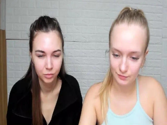 Live sex webcam photo for EmillyWillis #272384198