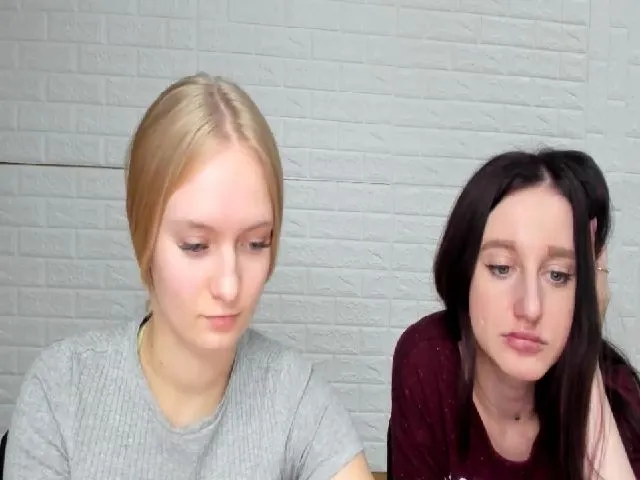 Live sex webcam photo for EmillyWillis #272397208